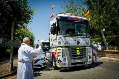 Festividad de San Cristobal con la bendición de los vehículos - MARIO TEJEDOR (24)