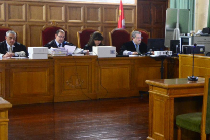 Magistrados de la Audiencia Provincial en un juicio.-ÁLVARO MARTÍNEZ