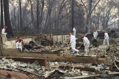 La cifra de desaparecidos en California por el incendio puede aumentar.-AP