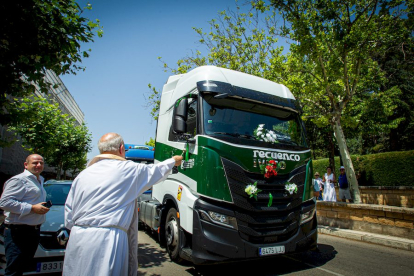 Festividad de San Cristobal con la bendición de los vehículos - MARIO TEJEDOR (25)