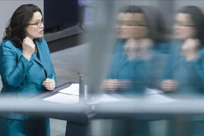 Andrea Nahles, ministra alemana de Trabajo, interviene en un pleno del Bundestag, en julio del 2014, en Berlín.-AFP / CLEMENS BILAN