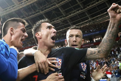 Mario Mandzukic celebra el gol que clasificó a Croacia para la final del Mundial. /-AP / FRANK AUGSTEIN