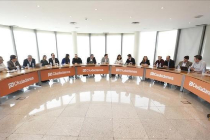 El presidente de Ciudadanos, Albert Rivera, preside la reunión de su Ejecutiva este domingo en Madrid.-DAVID CASTRO