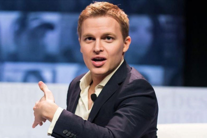 El periodista Ronan Farrow.-EL PERIÓDICO