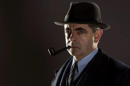 Rowan Atkinson, caracterizado como el comisario Maigret, en la serie de Filmin-44252658