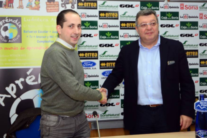 Carlos Cortés y Víctor Martín Ortega durante la presentación del nuevo servicio.-ÁLVARO MARTÍNEZ