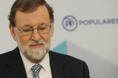 Rajoy anuncia que dejará la presidencia del PP.-EL PERIÓDICO