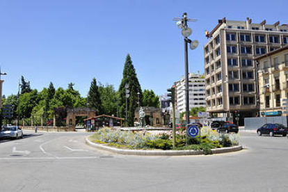 La plaza Mariano Granados. VALENTÍN GUISANDE-