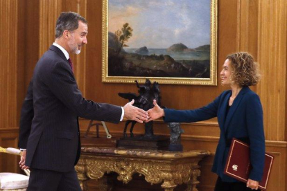 El rey Felipe VI y la presidenta del Congreso, Meritxell Batet, el miércoles pasado, en la Zarzuela.-EFE