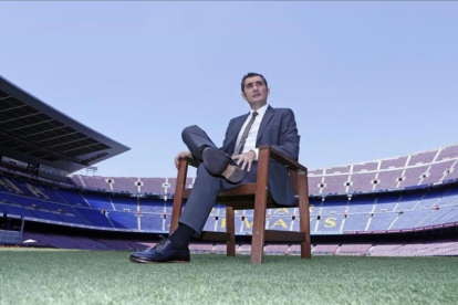 Valverde, en el Camp Nou durante su entrevista a Barça TV.-FC BARCELONA
