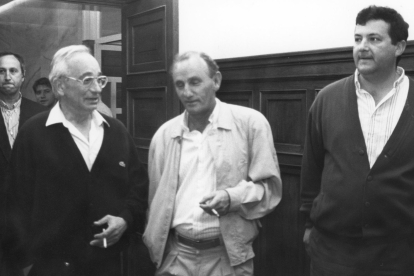 Virgilio Velasco, Pedro Luis Piñeiro y Javier Jiménez Vivar, en la Subdelegación en las elecciones municipales de 1991. FOTO ROMERO