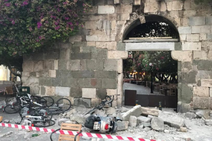 El fuerte terremoto de magnitud de 6,2 grados en la escala de Richter que ha sacudido esta madrugada la provincia de Mugla en la costa egea de Turquía-OSMAN TURANLI / EFE