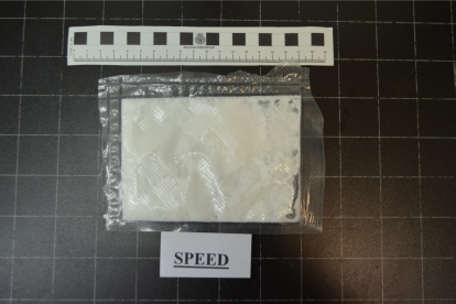 Paquete con 32,5 gramos de 'speed' incautado en la intervención policial. HDS