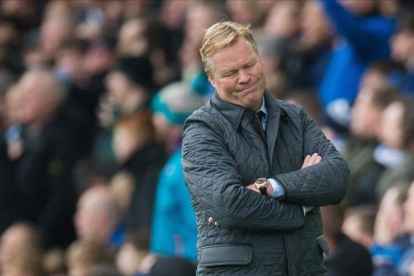 Koeman, en el partido entre el Everton y el Arsenal en Goodison Park.-EFE / PETER POWELL