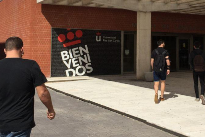 Estudiantes en el campus madrileño de Vicálvaro de la Universidad Rey Juan Carlos.-J. J. F.