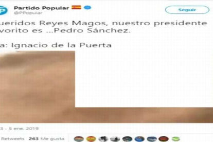 Vídeo de la cuenta oficial del PP en Twitter en el que un niño pide a los Reyes Magos la desparición de Pedro Sánchez.-EL PERIÓDICO