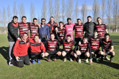 Plantilla del Tardelcuende que ha ganado esta temporada la Liga Provincial.-MARÍA FERRER