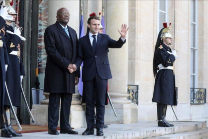 Macron recibe al presidente de Burkina Faso, Christian Kabore, en París.-AFP / LUDOVIC MARIN