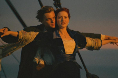 Leonardo DiCaprio y Kate Winslet en una escena de 'TItanic'.-