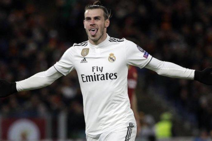 Bale celebra su gol en Roma.-