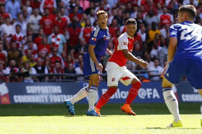 Chamberlain bate a Courtois y da la victoria la Arsenal ante el Chelsea en la Community Shield.-Foto: REUTERS/ FA