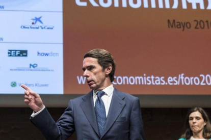 El expresidente del Gobierno José María Aznar, en un foro este viernes en Madrid.-EFE / EMILIO NARANJO