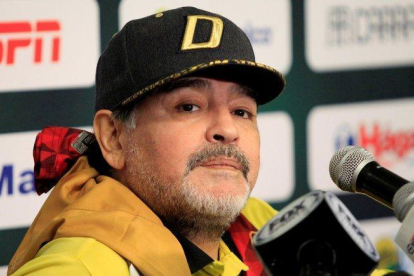 Diego Armando Maradona volvería a México tras la operación para dirigir a los Dorados de Sinaloa.-REUTERS