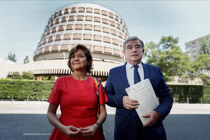 El portavoz del PP en el Senado, José Manuel Barreiro, y la portavoz adjunta, Rosa Vindel.-EFE / MARISCAL