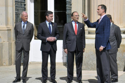 El rey Felipe VI preside en el Palacio Real de la Granja de San Ildefonso (Segovia) la reunión del Consejo Científico del Real Instituto Elcano-ICAL