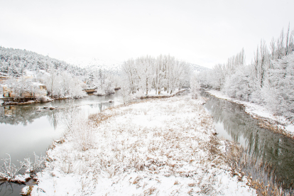 La nieve da paso a una mañana de fotos invernales. MARIO TEJEDOR (49)