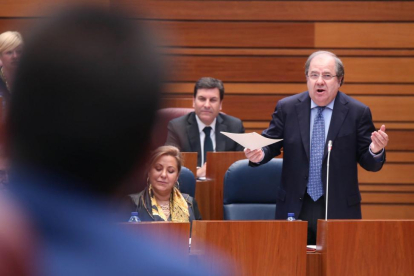 El presidente de la Junta, Juan Vicente Herrera, durante su intervención en el Pleno de las Cortes de Castilla y León-ICAL