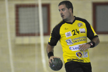 Javier Castillo podrá jugar para el compromiso ante el Universidad de Valladolid. / DIEGO MAYOR-