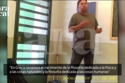 Captura del video difundido de Oriol Junqueras en la prisión de Estremera.-ARA.CAT