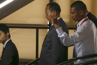 En el centro, el ministro norcoreano de Exteriores, Ri Yong.ho.-AP / ROLEX DELA PENA