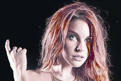 Amarna Miller pasa para la revista Interviú-