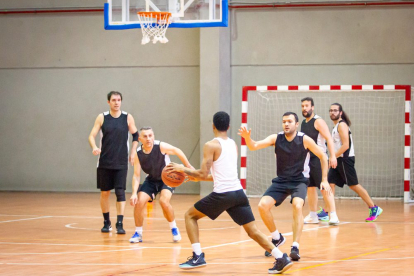 Competición municipal de baloncesto. MARIO TEJEDOR (4)