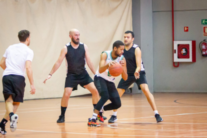 Competición municipal de baloncesto. MARIO TEJEDOR (8)
