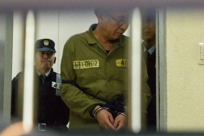 El capitán del Sewol a su llegada al tribunal, el pasado 11 de noviembre.-Foto: AFP / ED JONES