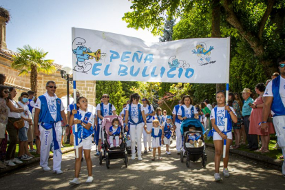 Desfile de peñas en el Domingo de calderas - MARIO TEJEDOR (5)