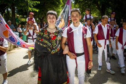 Desfile de peñas en el Domingo de calderas - MARIO TEJEDOR (25)