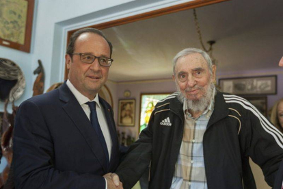 François Hollande y Fidel Castro.-Foto: EFE / ALEX CASTRO