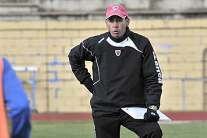 Machín en un entrenamiento en el anexo de Los Pajaritos. / V. Guisande-