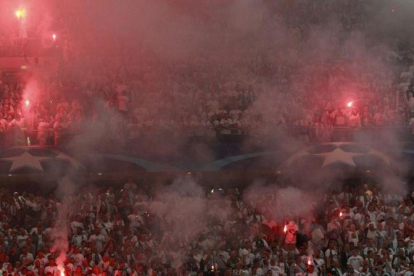 Aspecto de una grada del estadio del Liga durante el encuentro ante el Dotmund.-AP / CZAREK SOKOLOWSKI