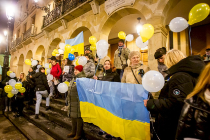 Concentración de apoyo al pueblo ucraniano. MARIO TEJEDOR (10)