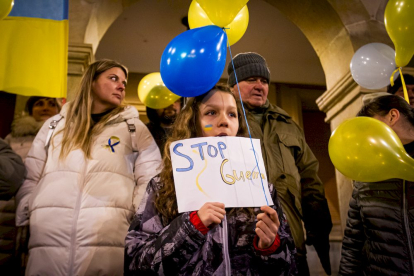 Concentración de apoyo al pueblo ucraniano. MARIO TEJEDOR (13)