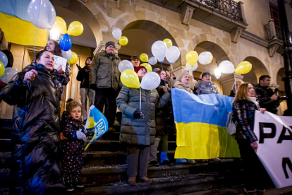 Concentración de apoyo al pueblo ucraniano. MARIO TEJEDOR (33)