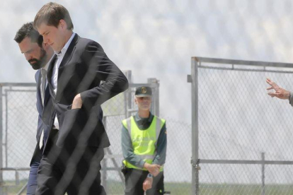 El presidente del Parlament, Roger Torrent, a la salida de la cárcel de Estremera.-JOSÉ LUIS ROCA