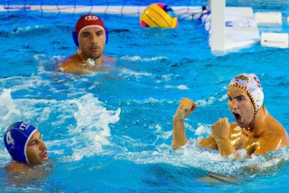 Roger Tahull celebra un gol contra Italia en semifinales. /-EFE / ENRIC FONTCUBERTA