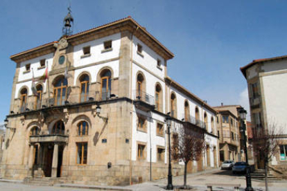 Ayuntamiento de Covaleda. VALENTÍN GUISANDE-