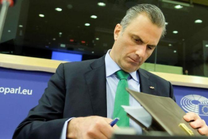 El secretario general del partido ultraderechista VOX,  Javier Ortega Smith, el pasado miércoles en el Parlamento Europeo.-EFE / OLIVIER HOSLET